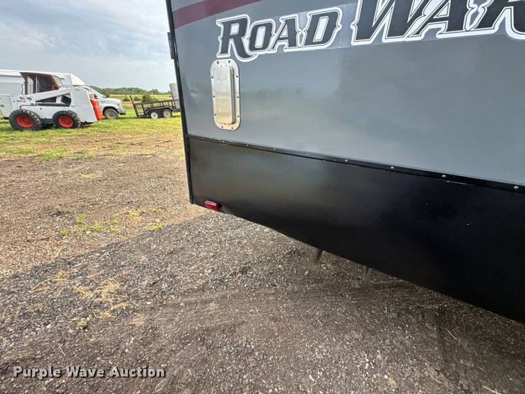 image for item DY3123 2015 Heartland Road Warrior 4020 toy hauler camper