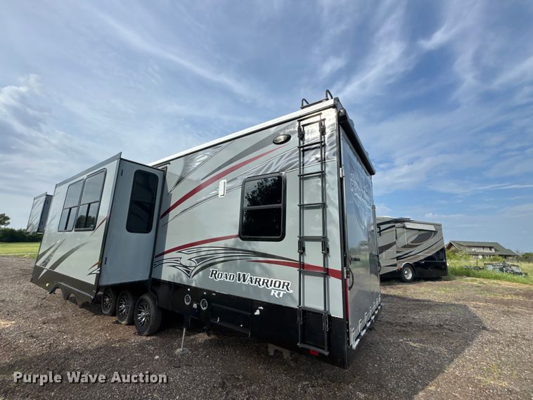 image for item DY3123 2015 Heartland Road Warrior 4020 toy hauler camper