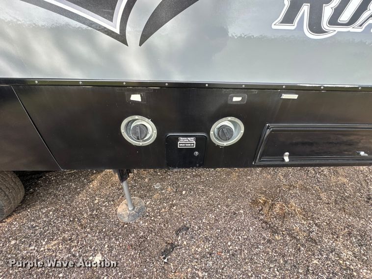 image for item DY3123 2015 Heartland Road Warrior 4020 toy hauler camper