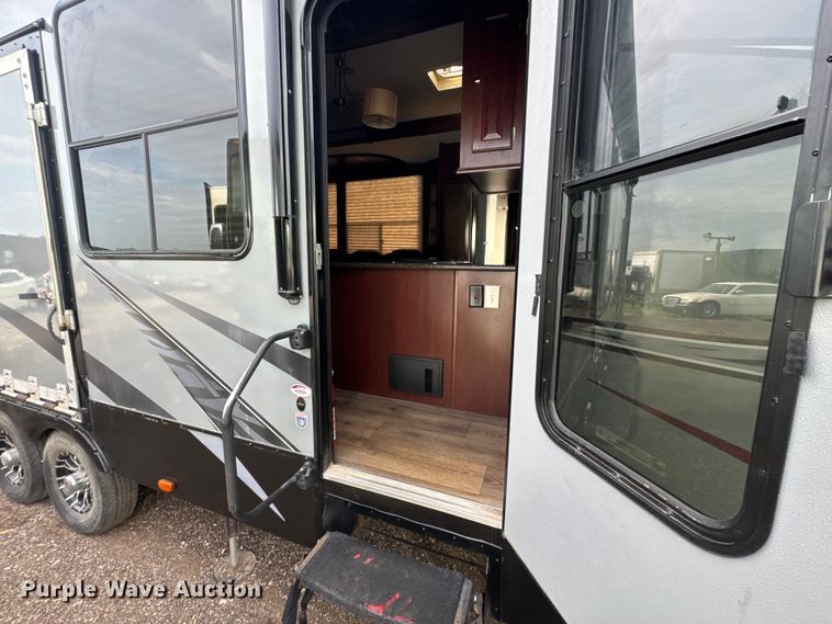 image for item DY3123 2015 Heartland Road Warrior 4020 toy hauler camper