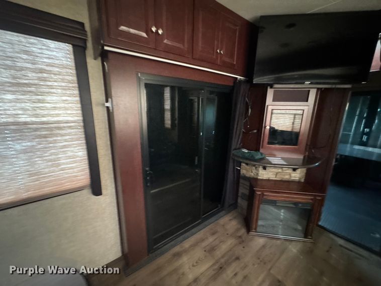 image for item DY3123 2015 Heartland Road Warrior 4020 toy hauler camper