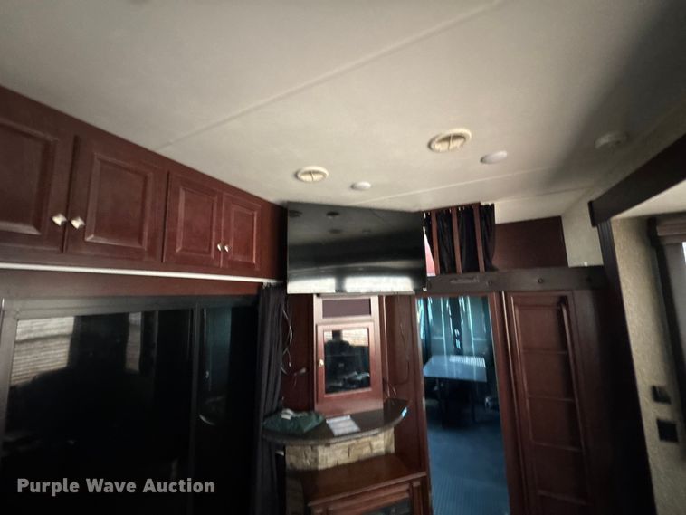 image for item DY3123 2015 Heartland Road Warrior 4020 toy hauler camper