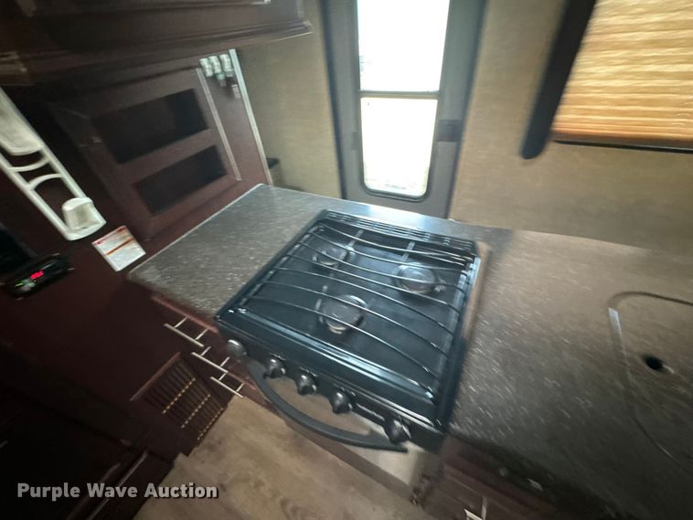 image for item DY3123 2015 Heartland Road Warrior 4020 toy hauler camper