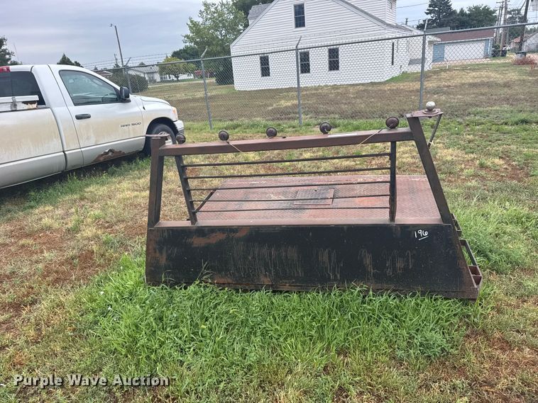 image for item DY3128 Pickup truck flatbed