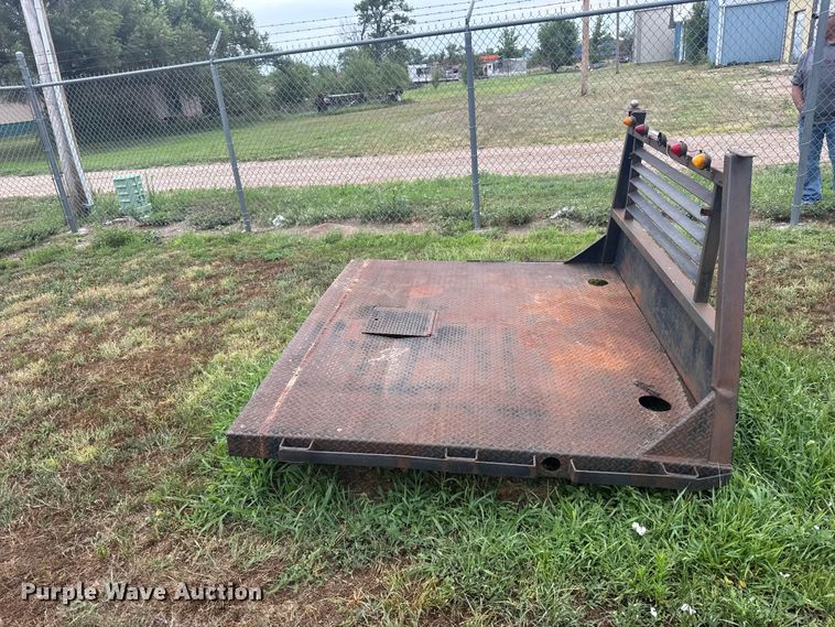 image for item DY3128 Pickup truck flatbed