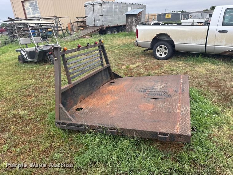 image for item DY3128 Pickup truck flatbed