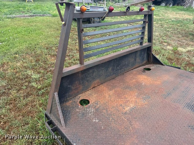 image for item DY3128 Pickup truck flatbed