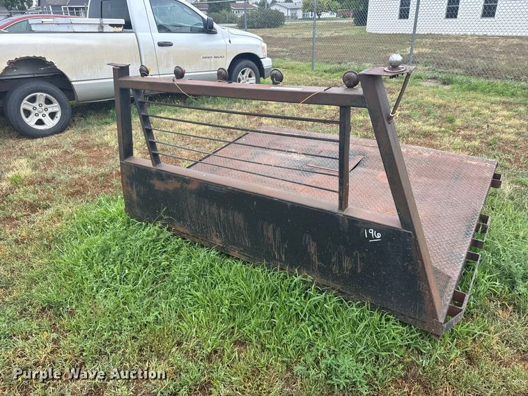 image for item DY3128 Pickup truck flatbed
