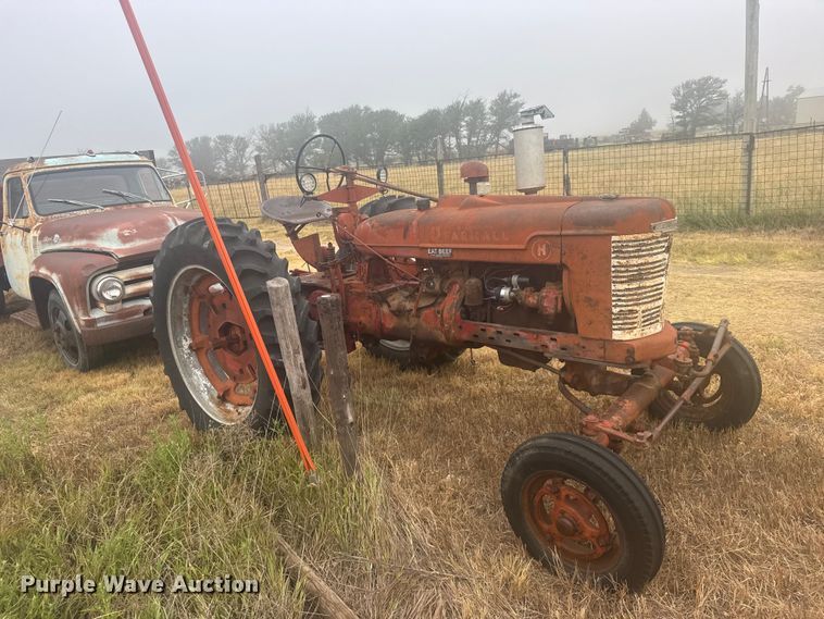 image for item DY3149 1948 International Harvester  Farmall H tractor