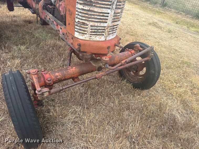 image for item DY3149 1948 International Harvester  Farmall H tractor
