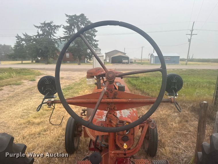 image for item DY3149 1948 International Harvester  Farmall H tractor