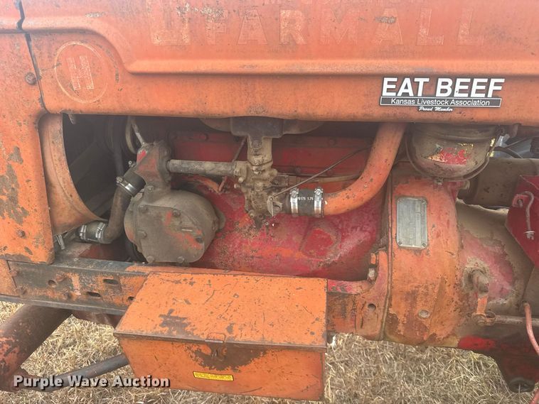 image for item DY3149 1948 International Harvester  Farmall H tractor