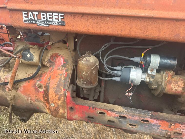 image for item DY3149 1948 International Harvester  Farmall H tractor
