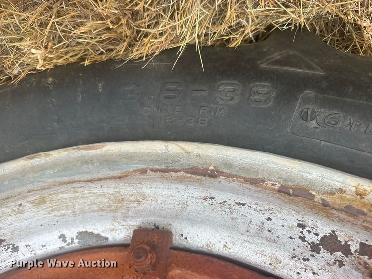 image for item DY3149 1948 International Harvester  Farmall H tractor
