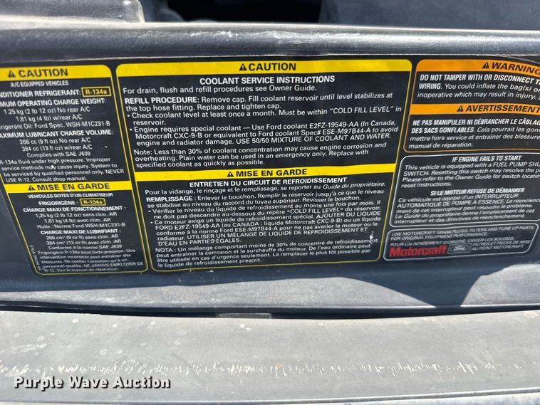 image for item DY3180 2000 Ford E350 shuttle bus