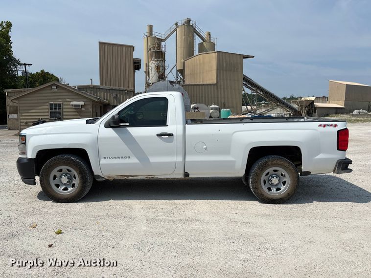 image for item DZ4490 2017 Chevrolet Silverado 1500 pickup truck