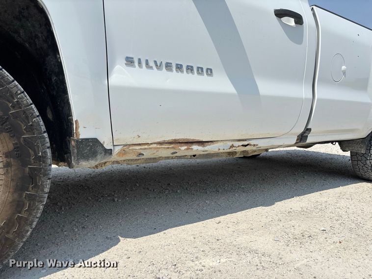 image for item DZ4490 2017 Chevrolet Silverado 1500 pickup truck