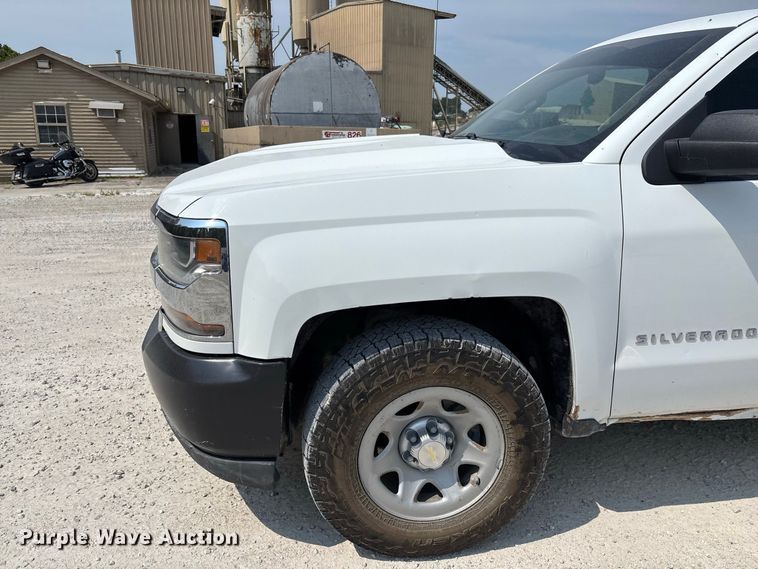 image for item DZ4490 2017 Chevrolet Silverado 1500 pickup truck