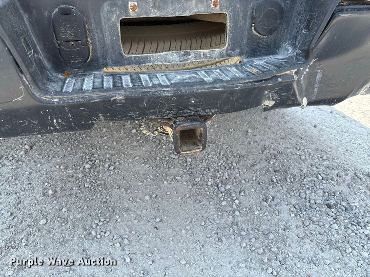image for item DZ4490 2017 Chevrolet Silverado 1500 pickup truck
