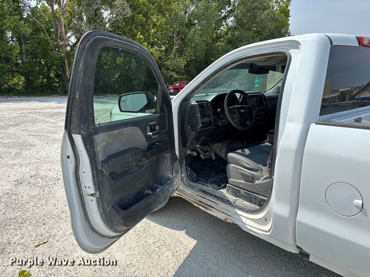 image for item DZ4490 2017 Chevrolet Silverado 1500 pickup truck