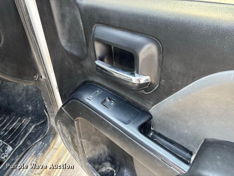 image for item DZ4490 2017 Chevrolet Silverado 1500 pickup truck