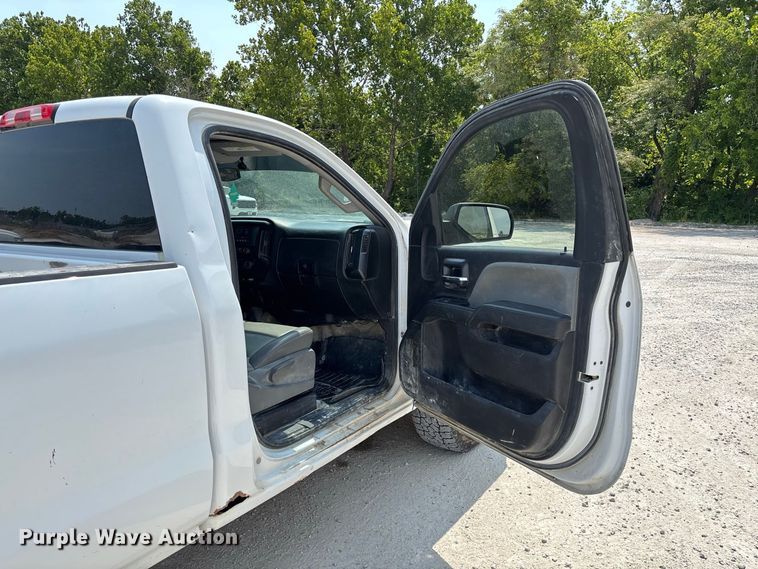 image for item DZ4490 2017 Chevrolet Silverado 1500 pickup truck
