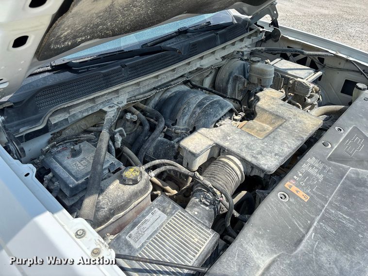 image for item DZ4490 2017 Chevrolet Silverado 1500 pickup truck
