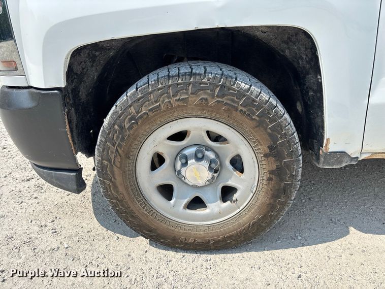image for item DZ4490 2017 Chevrolet Silverado 1500 pickup truck
