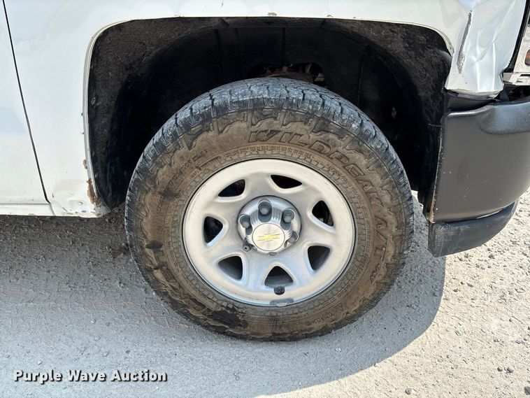 image for item DZ4490 2017 Chevrolet Silverado 1500 pickup truck