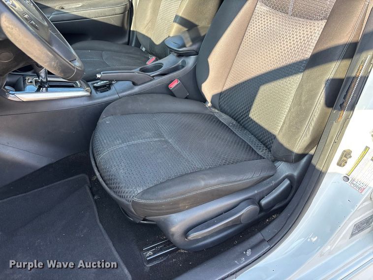 image for item DZ4510 2016 Nissan Sentra 