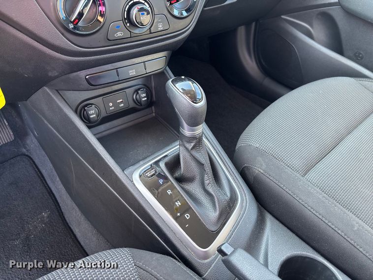 image for item DZ4514 2021 Hyundai Accent 