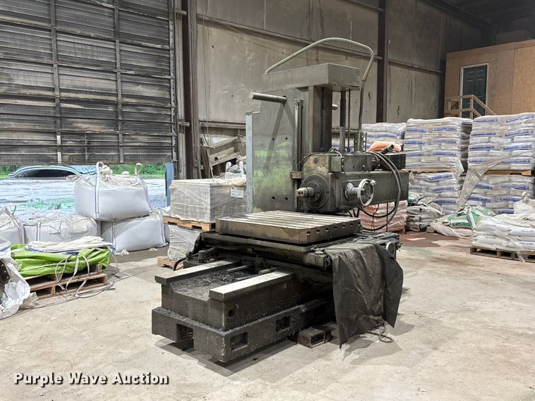1979 Shibaura BZ-8 horizontal boring mill