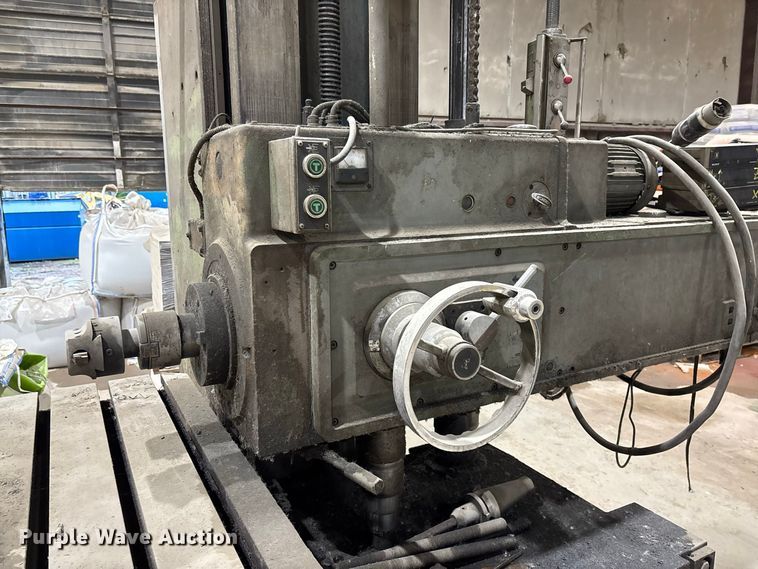 image for item DZ4534 1979 Shibaura BZ-8 horizontal boring mill