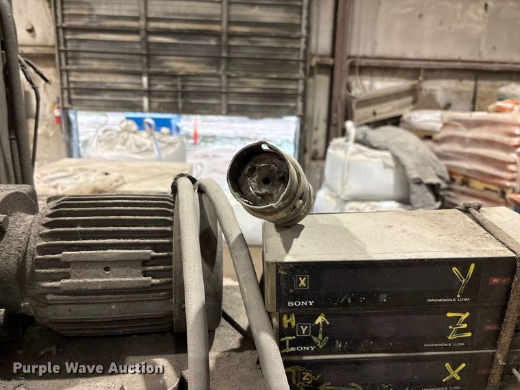 image for item DZ4534 1979 Shibaura BZ-8 horizontal boring mill