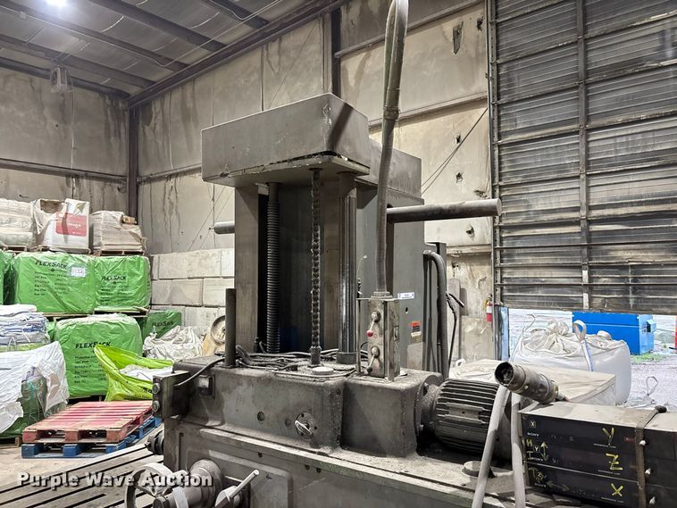 image for item DZ4534 1979 Shibaura BZ-8 horizontal boring mill