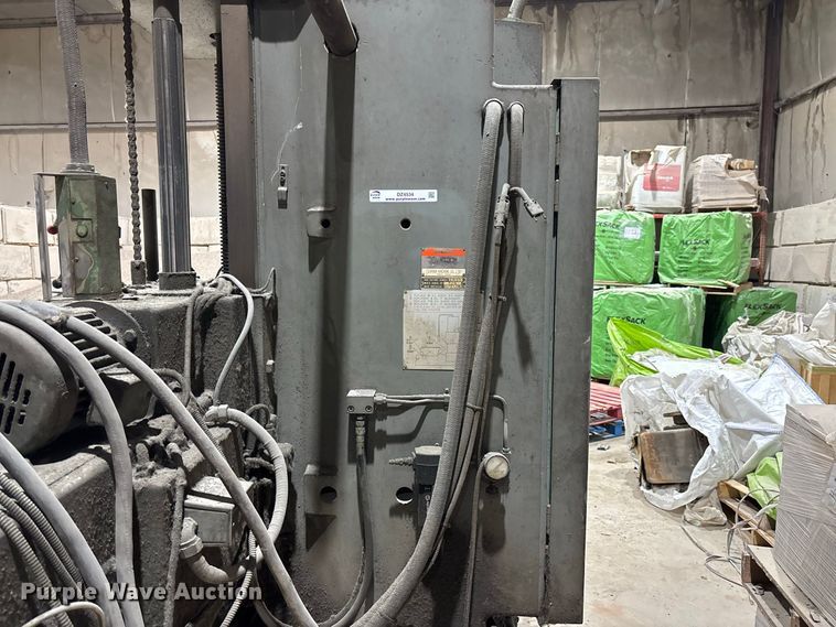 image for item DZ4534 1979 Shibaura BZ-8 horizontal boring mill