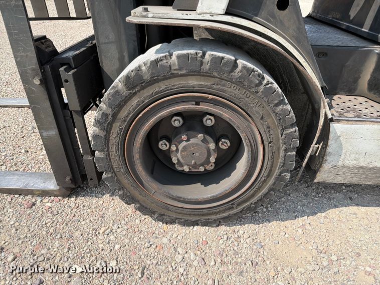 image for item EA0373 2015 Nissan PF70 forklift
