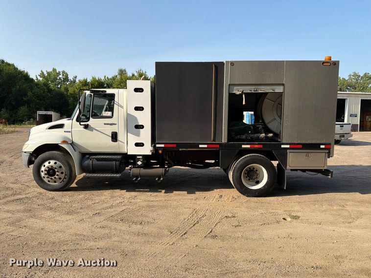 image for item EA0380 2009 International DuraStar 4300 sewer jetter truck