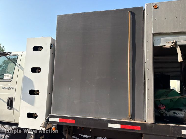 image for item EA0380 2009 International DuraStar 4300 sewer jetter truck