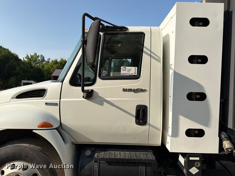 image for item EA0380 2009 International DuraStar 4300 sewer jetter truck