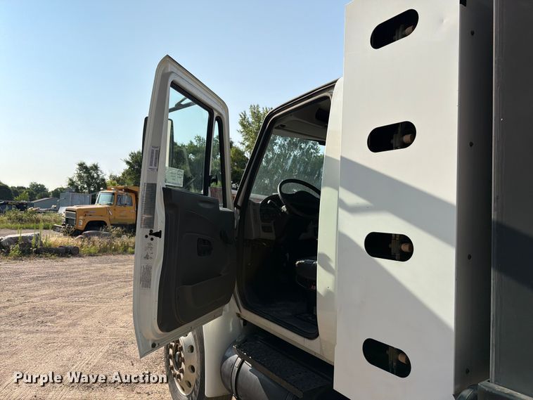 image for item EA0380 2009 International DuraStar 4300 sewer jetter truck