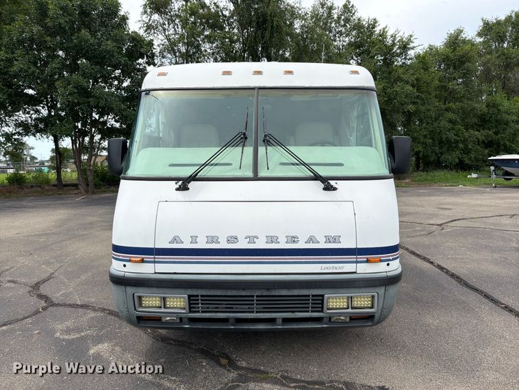 image for item EA4944 1997 Airstream Land Yacht RV