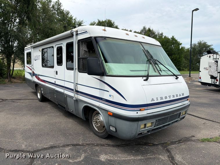 image for item EA4944 1997 Airstream Land Yacht RV