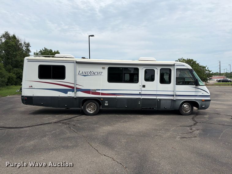 image for item EA4944 1997 Airstream Land Yacht RV