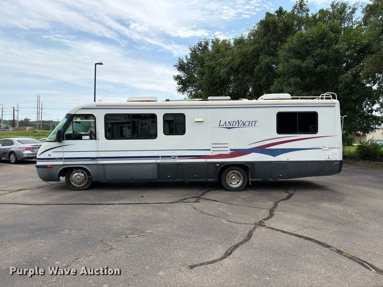 image for item EA4944 1997 Airstream Land Yacht RV