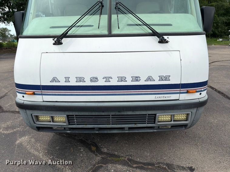image for item EA4944 1997 Airstream Land Yacht RV