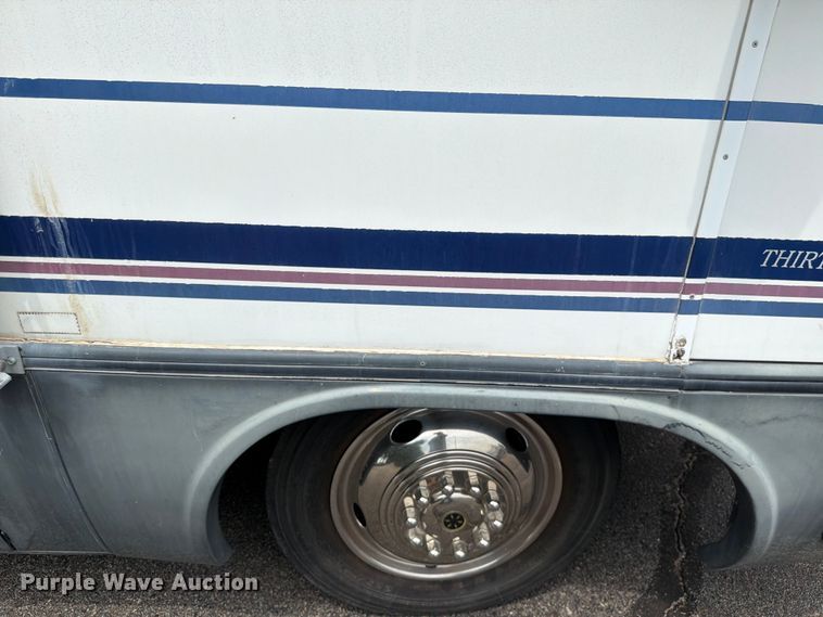 image for item EA4944 1997 Airstream Land Yacht RV