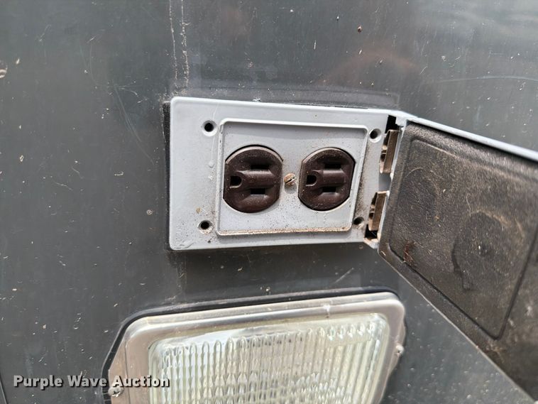 image for item EA4944 1997 Airstream Land Yacht RV