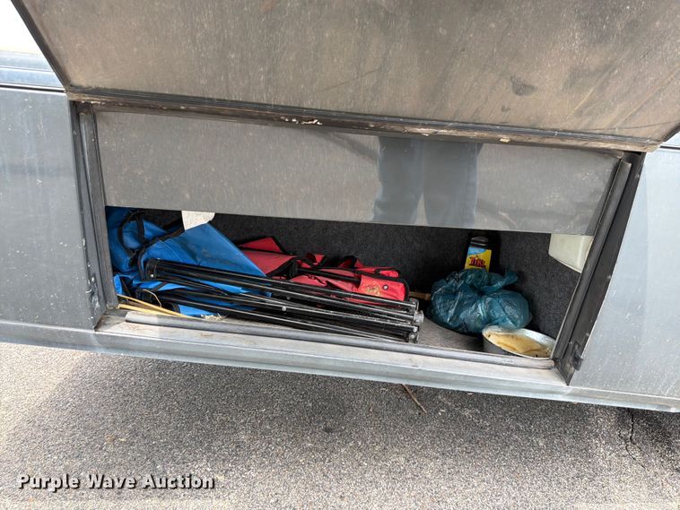 image for item EA4944 1997 Airstream Land Yacht RV