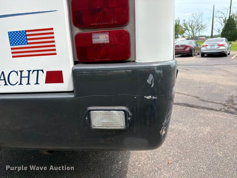 image for item EA4944 1997 Airstream Land Yacht RV